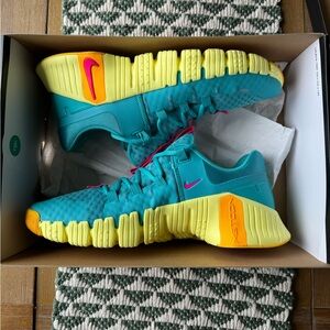 Mens Nike Free Macon 5 size 9.5 color in “Dusty Cactus”